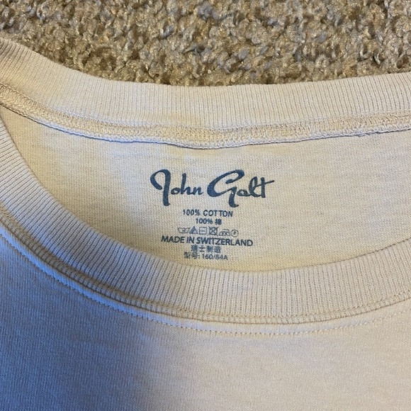 Brandy Melville New York Tshirt - Picture 2 of 2